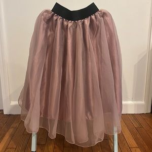 Great for fairy/princess costume! Women’s pink organza skirt size S